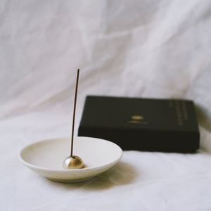 
                
                    Load image into Gallery viewer, Porcelain Incense Dish
                
            