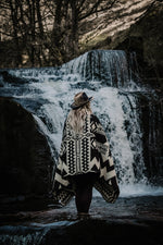 Awa Blanket in Natural & Black