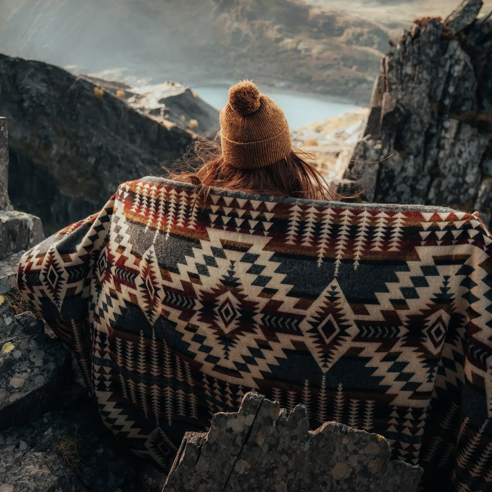 Secoya Blanket in Campfire Ash