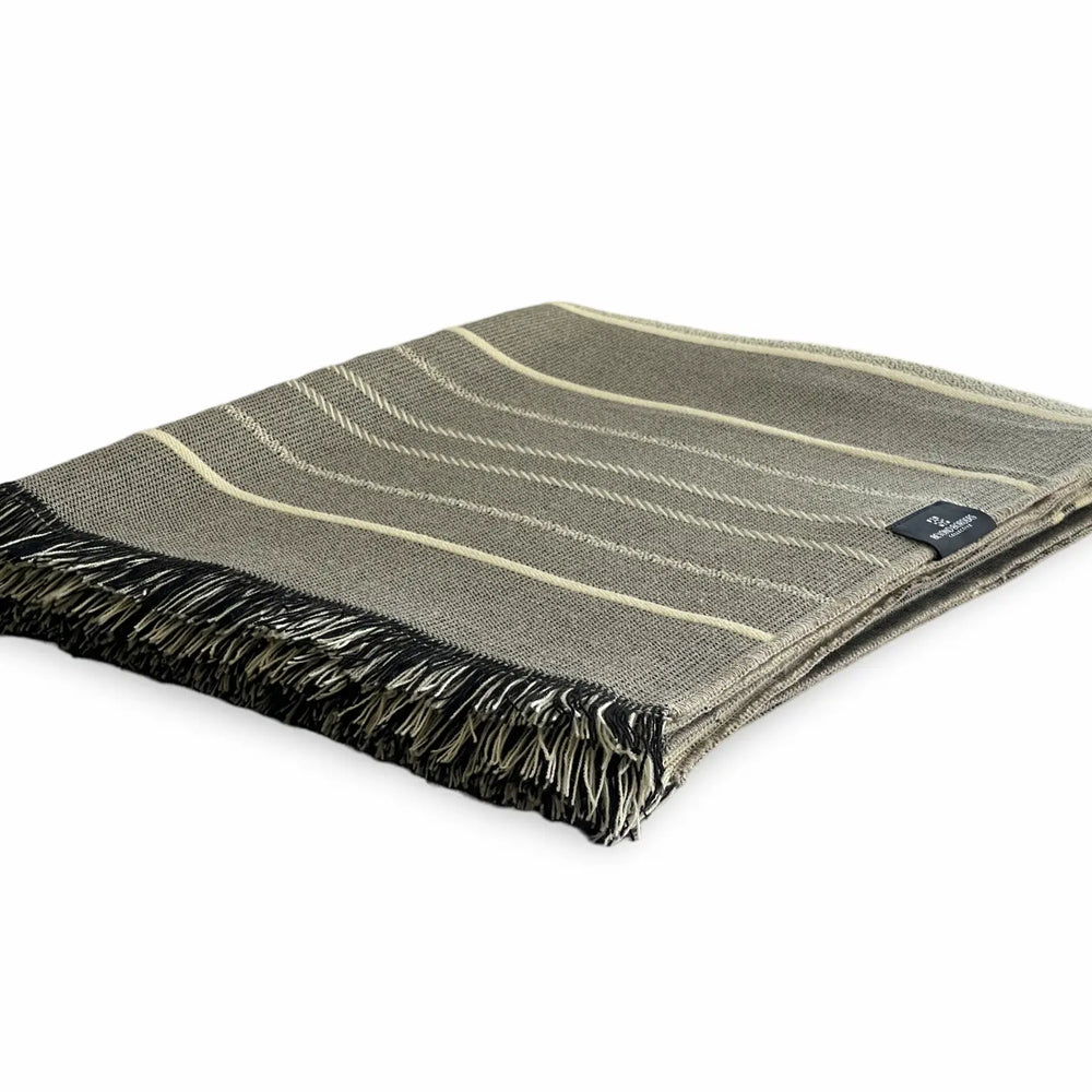 Equinoccio Throw in Cedar Brown