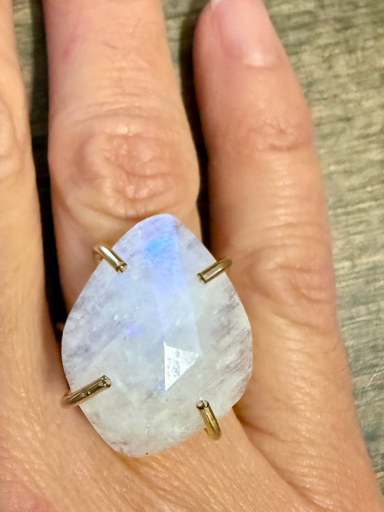 Vanilla Moonstone Gold Ring - Size 6