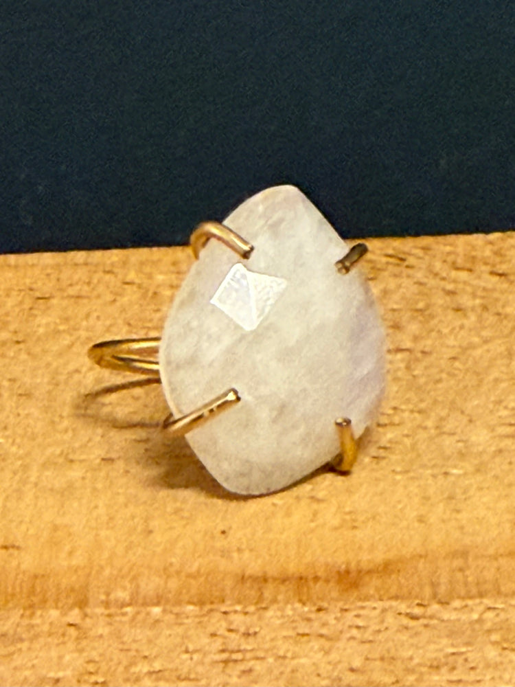 Vanilla Moonstone Gold Ring - Size 6