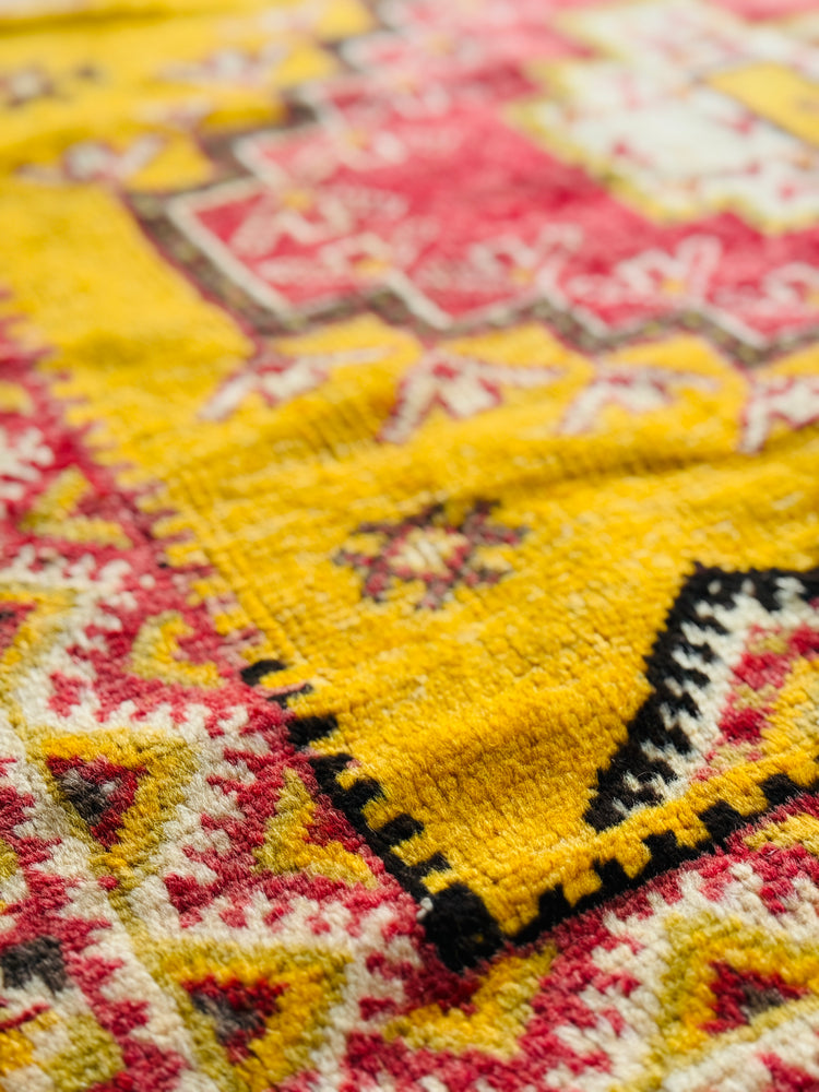 Vintage Ouazguita Moroccan Rug (9' x 4’ 6”)