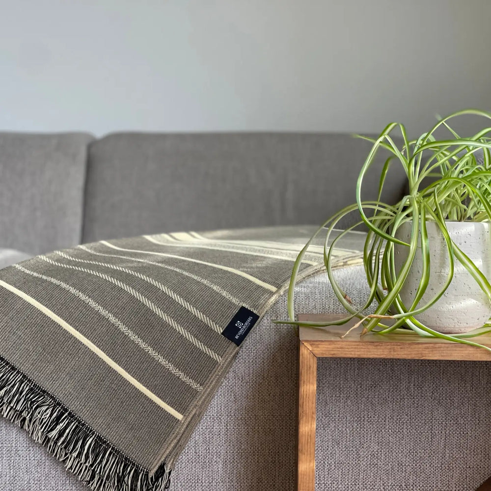 Equinoccio Throw in Cedar Brown