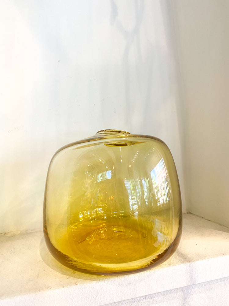 
                
                    Load image into Gallery viewer, Short Big Gem Glass Bud Vase - Lemon
                
            