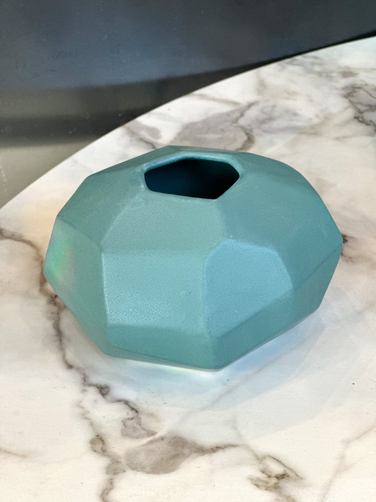 
                
                    Load image into Gallery viewer, Pebble Vase - Emerald
                
            