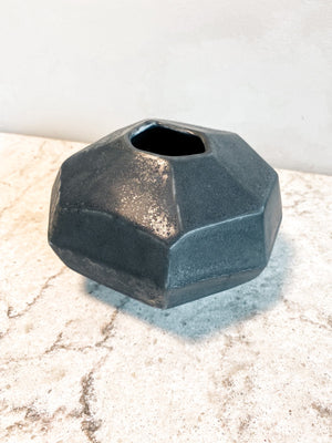 
                
                    Load image into Gallery viewer, Pebble Vase - Jet Black
                
            