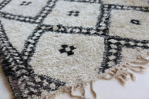
                
                    Load image into Gallery viewer, Vintage Beni Ourain Rug No. 1025
                
            